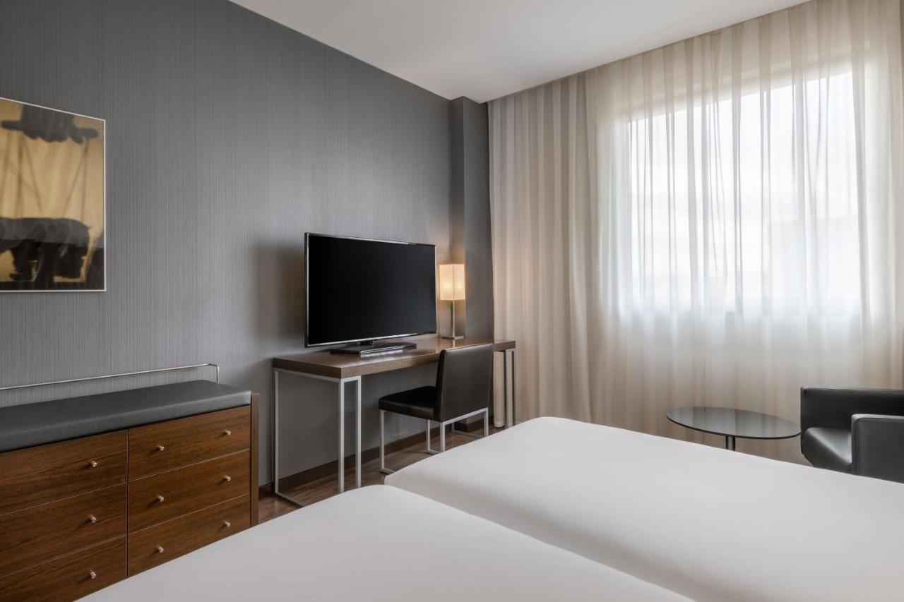 קוסלאדה Ac Hotel By Marriott Madrid Airport מראה חיצוני תמונה