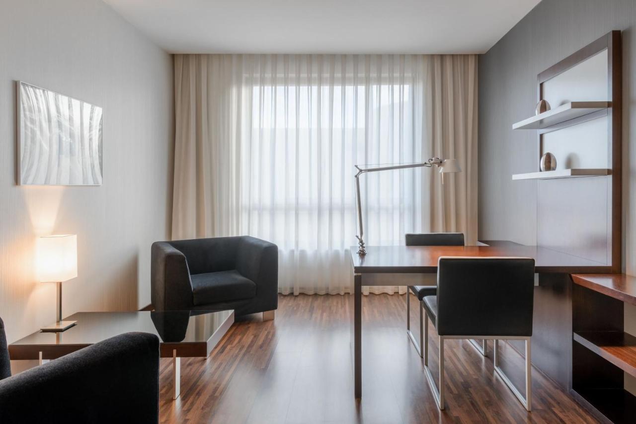 קוסלאדה Ac Hotel By Marriott Madrid Airport מראה חיצוני תמונה