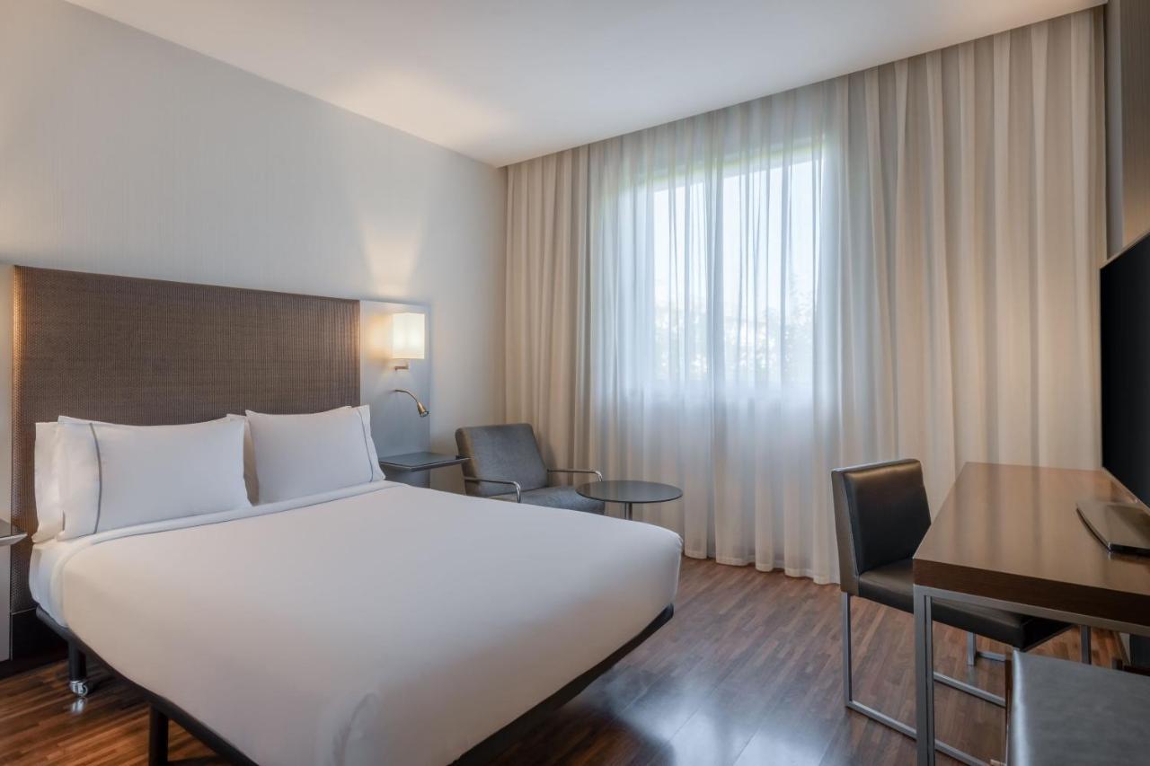 קוסלאדה Ac Hotel By Marriott Madrid Airport מראה חיצוני תמונה