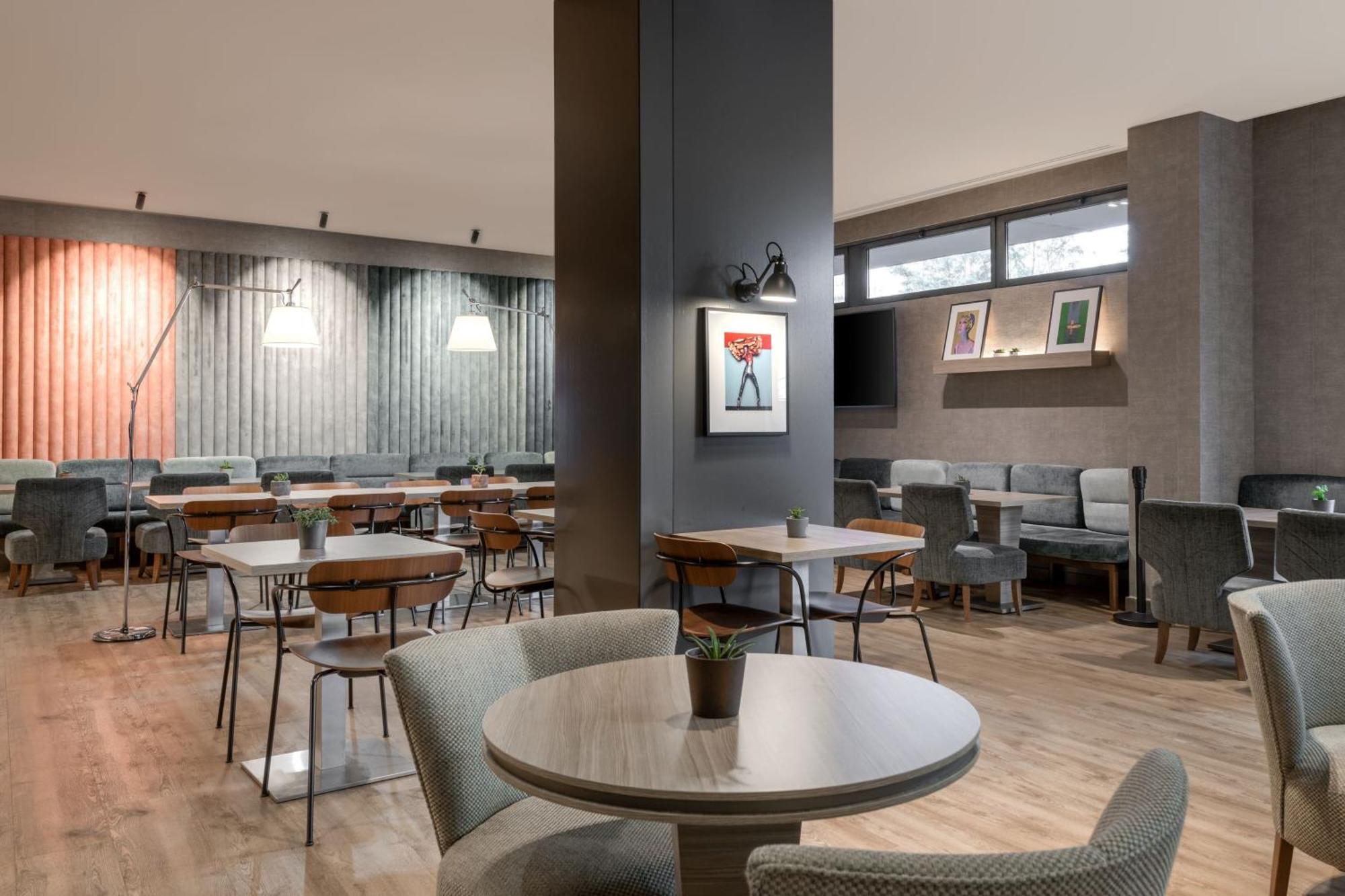 קוסלאדה Ac Hotel By Marriott Madrid Airport מראה חיצוני תמונה