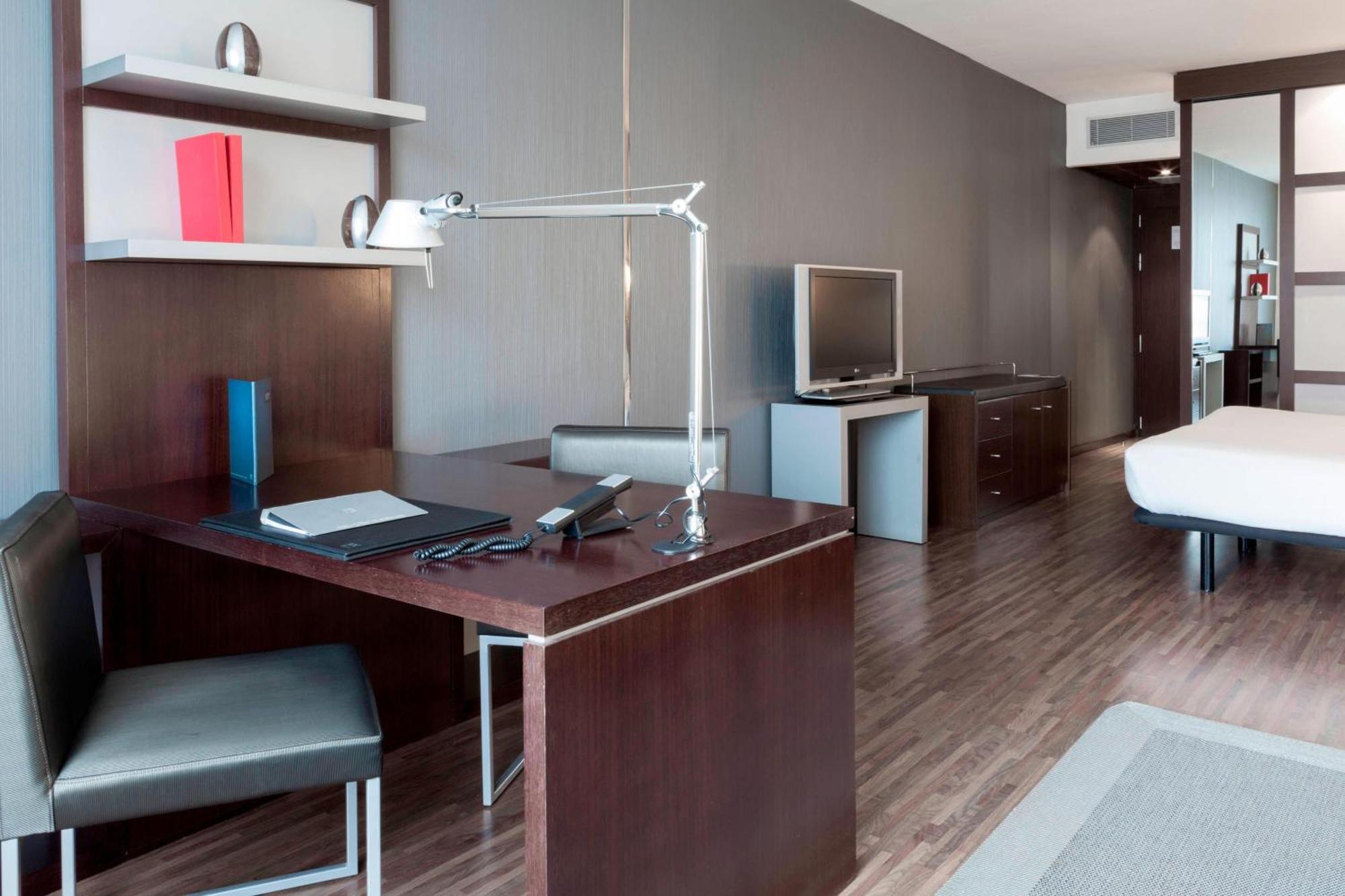 קוסלאדה Ac Hotel By Marriott Madrid Airport מראה חיצוני תמונה