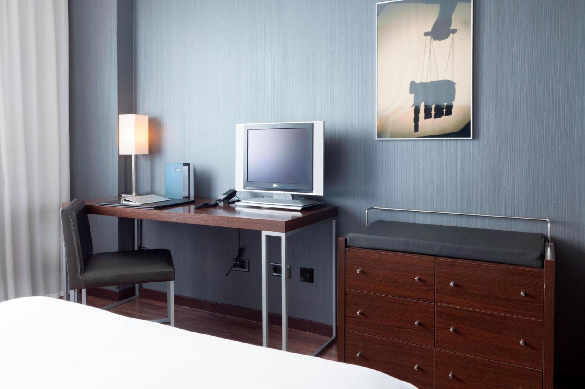 קוסלאדה Ac Hotel By Marriott Madrid Airport מראה חיצוני תמונה