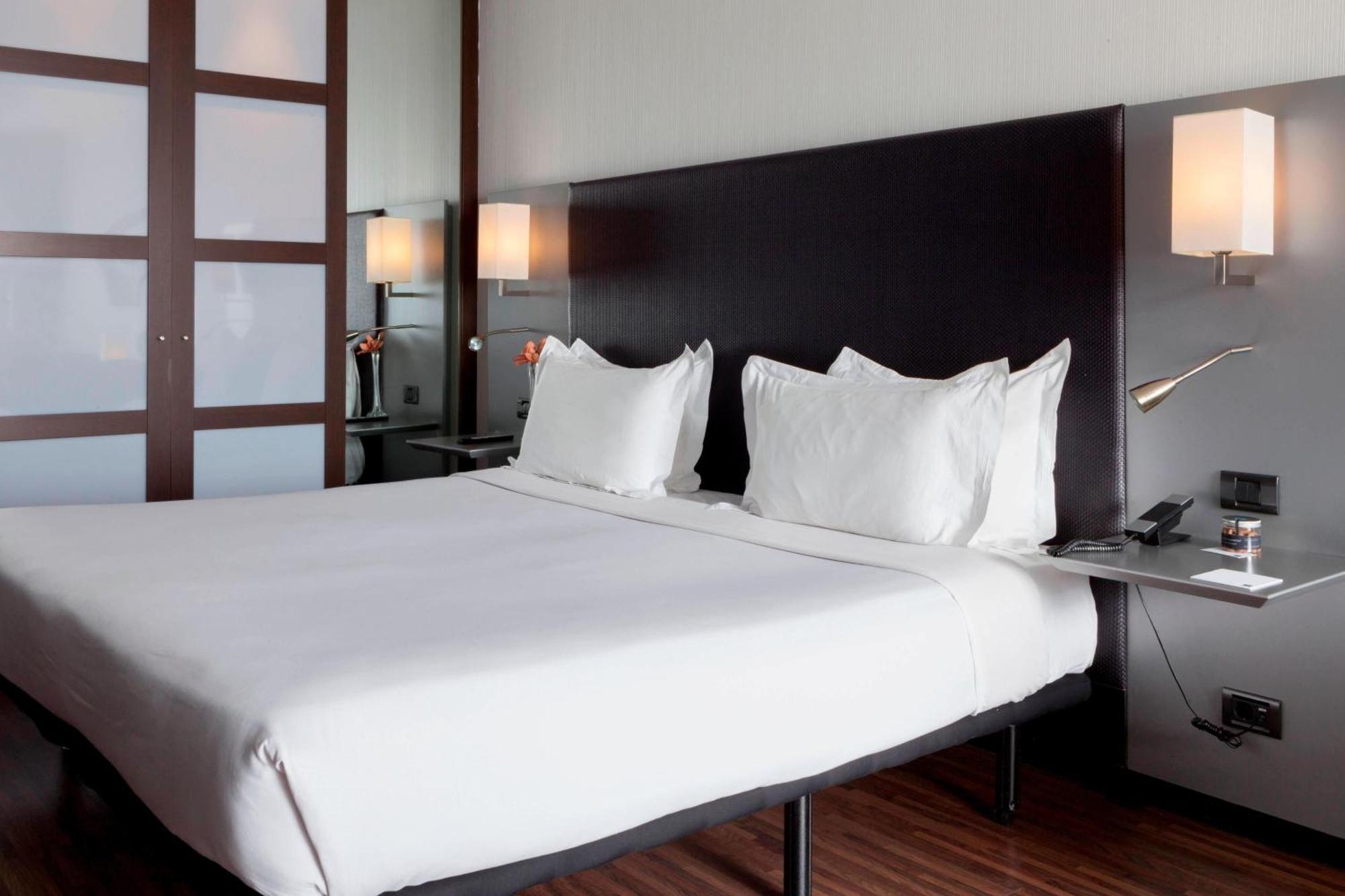 קוסלאדה Ac Hotel By Marriott Madrid Airport מראה חיצוני תמונה