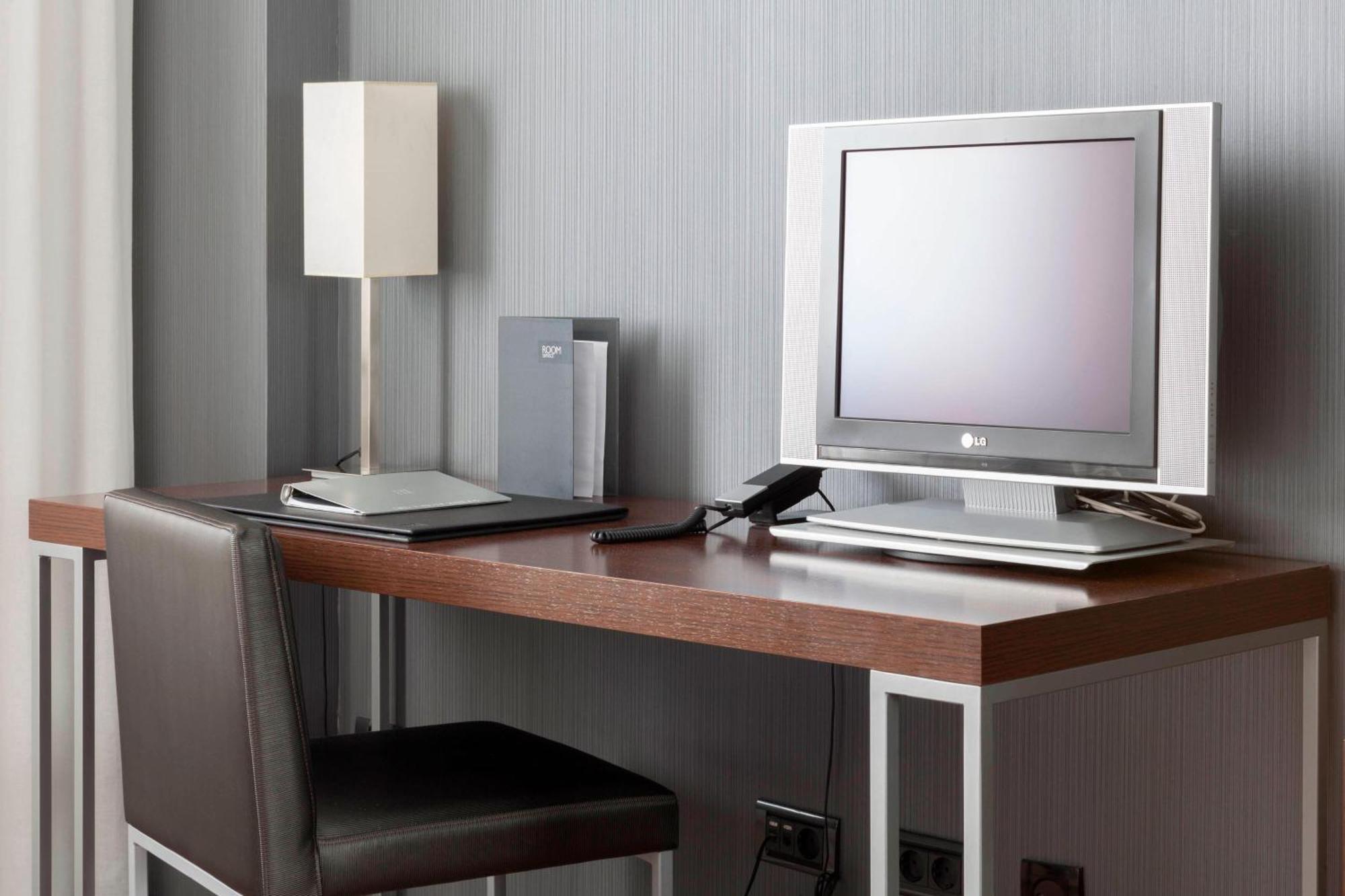 קוסלאדה Ac Hotel By Marriott Madrid Airport מראה חיצוני תמונה