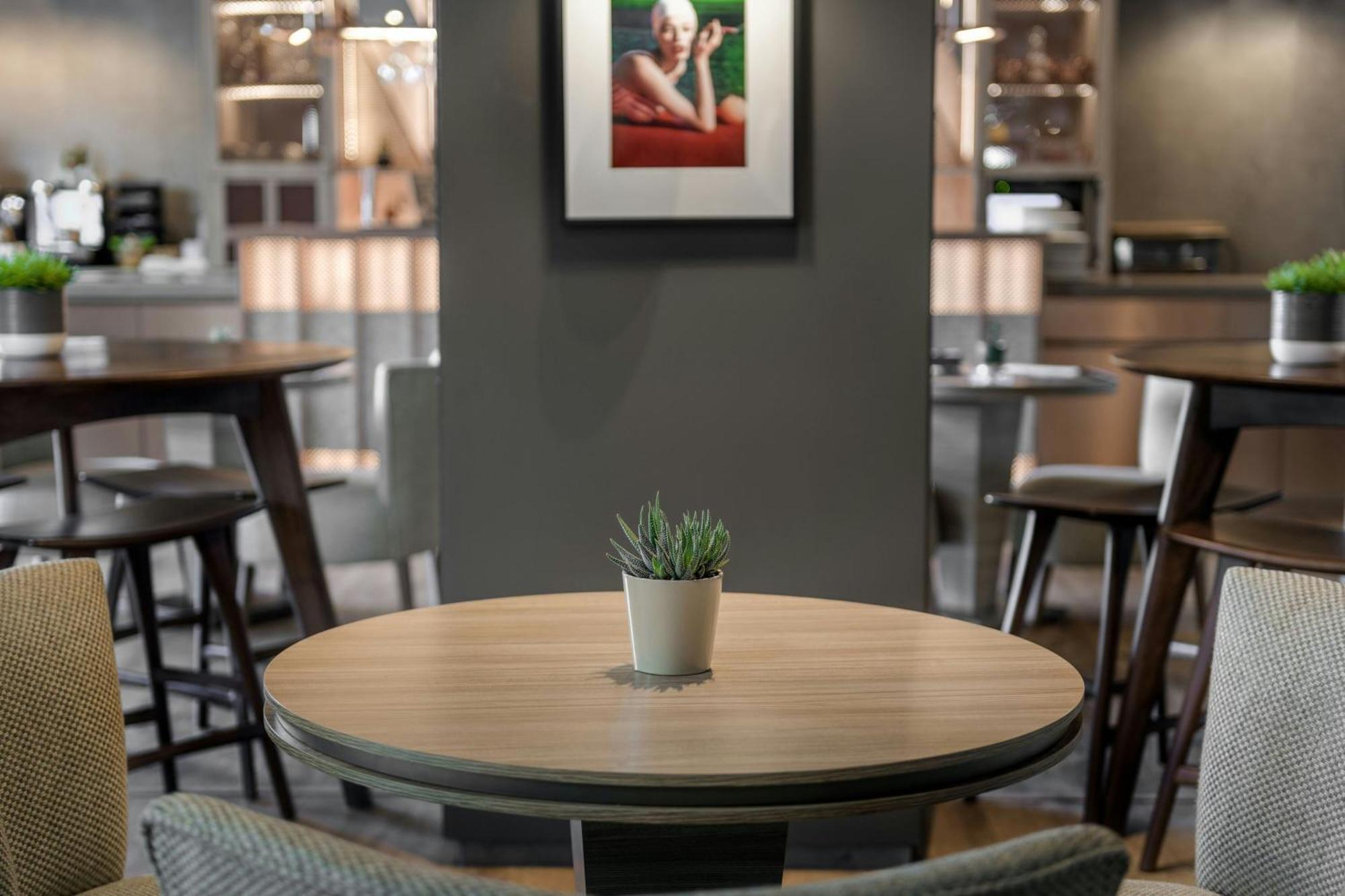 קוסלאדה Ac Hotel By Marriott Madrid Airport מראה חיצוני תמונה