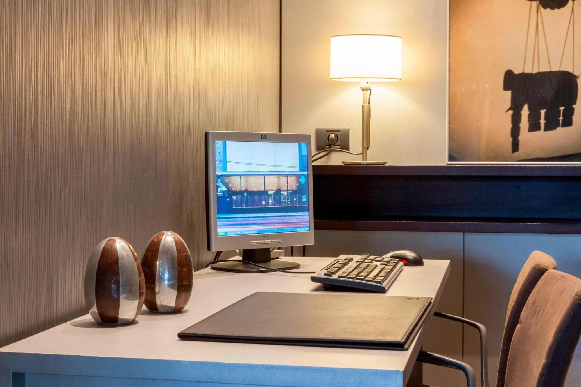 קוסלאדה Ac Hotel By Marriott Madrid Airport מראה חיצוני תמונה