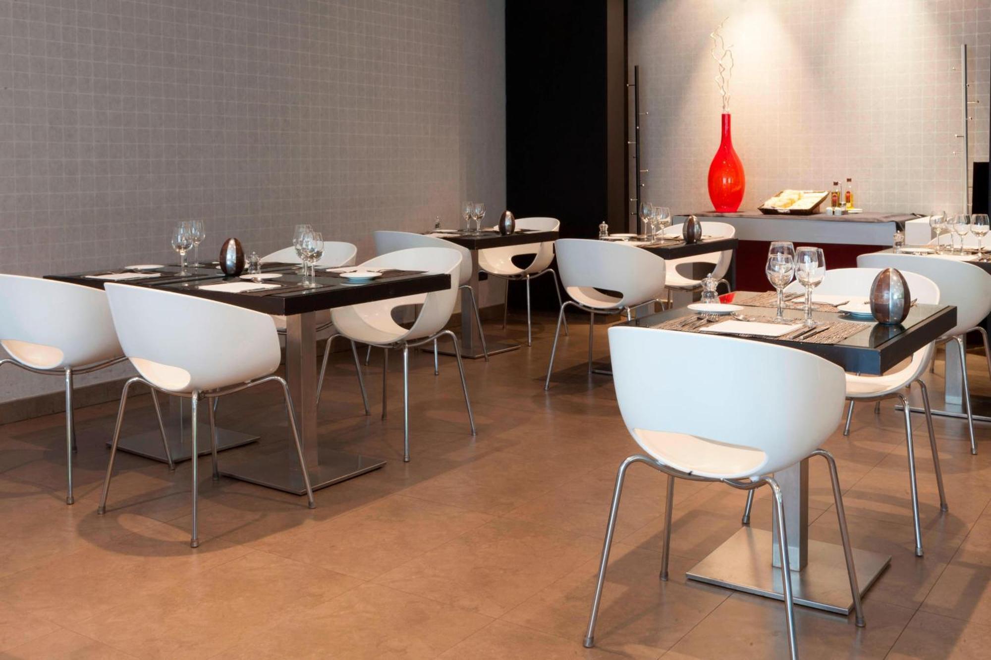 קוסלאדה Ac Hotel By Marriott Madrid Airport מראה חיצוני תמונה