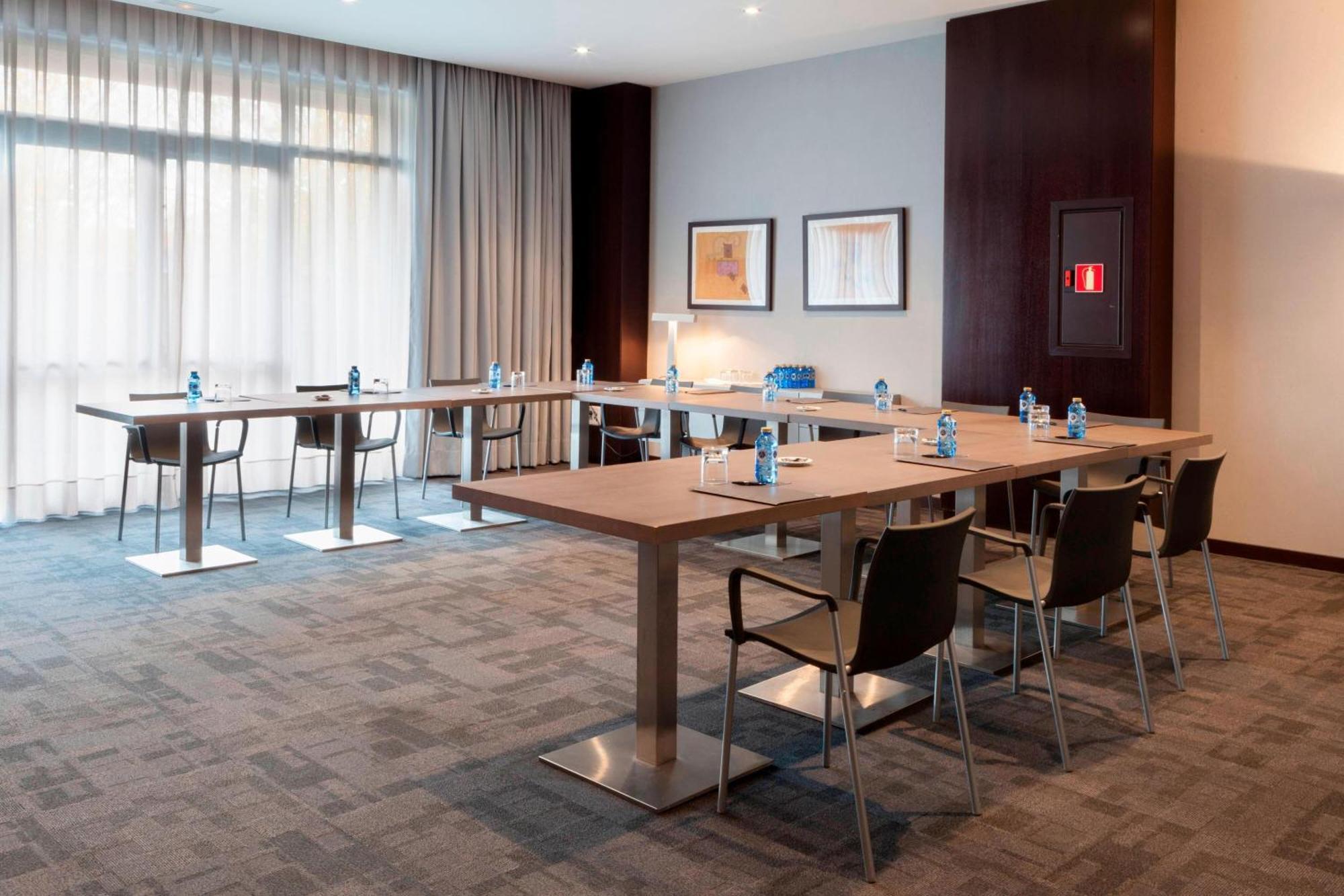 קוסלאדה Ac Hotel By Marriott Madrid Airport מראה חיצוני תמונה