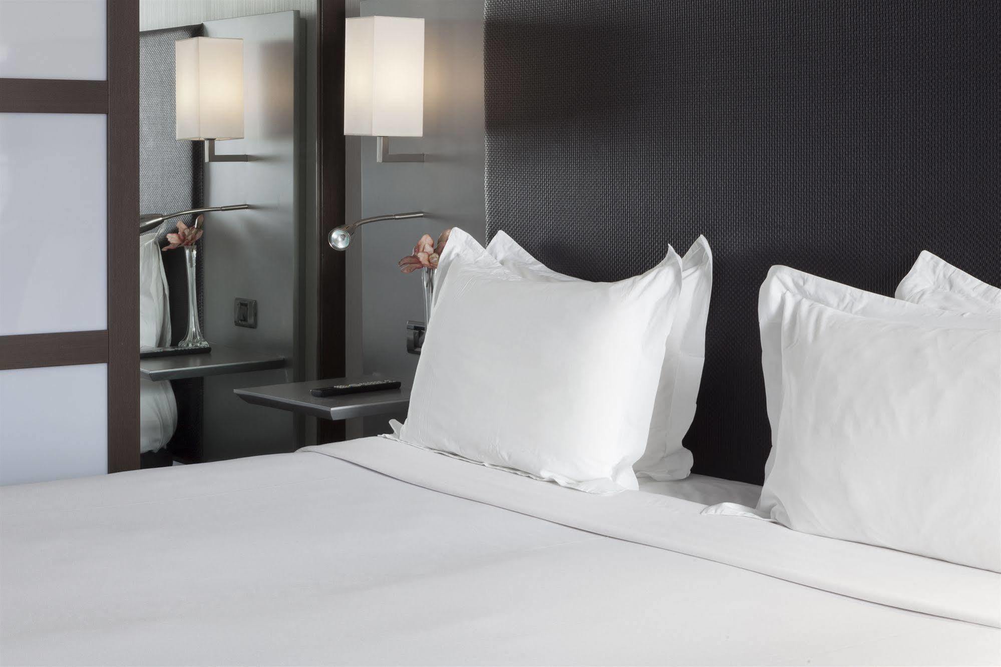 קוסלאדה Ac Hotel By Marriott Madrid Airport מראה חיצוני תמונה